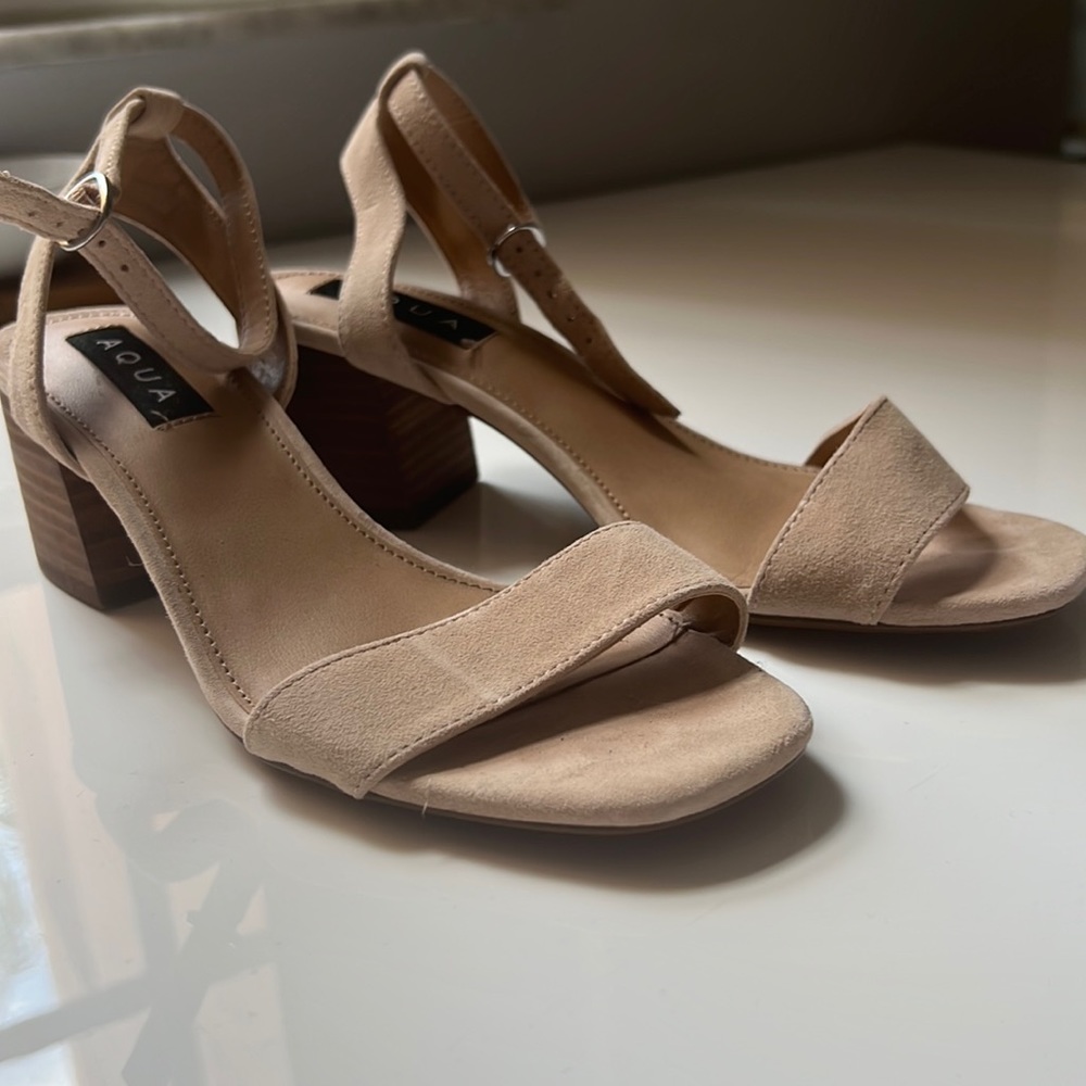 AQUA Carly heeled sandal